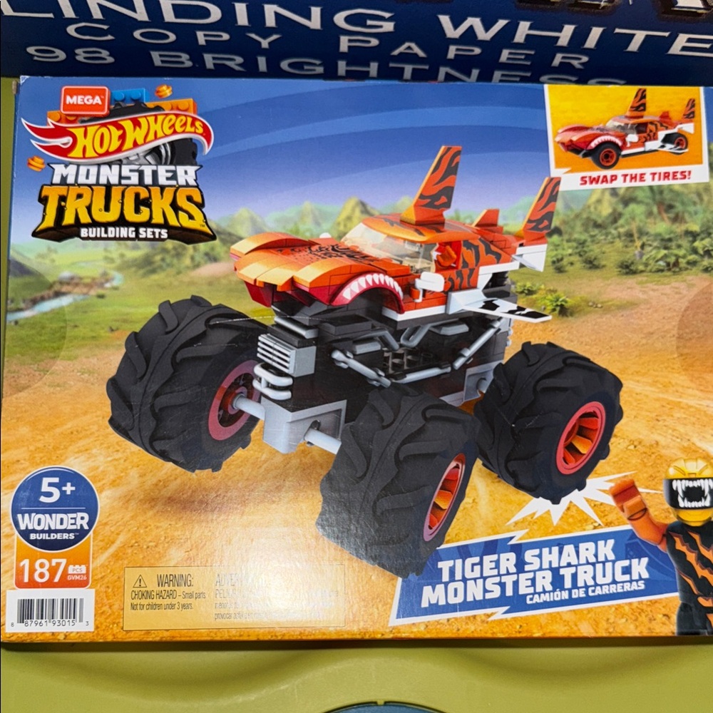 Tiger Shark Monster Truck Building Set
